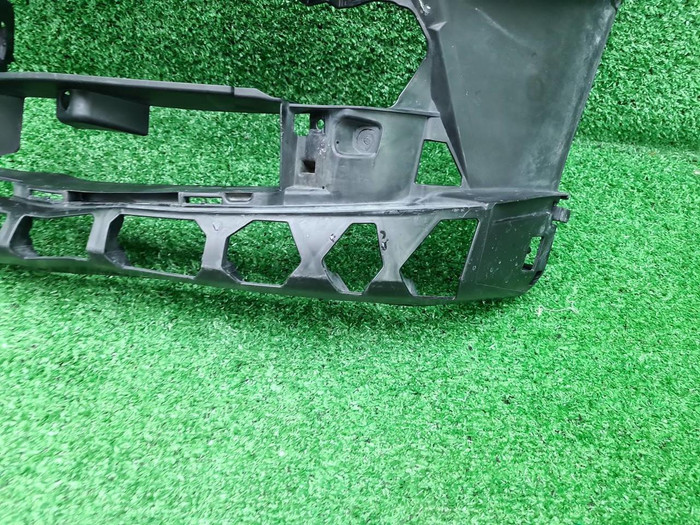 Кронштейн переднего бампера LH BMW 5er G30 (17-20)