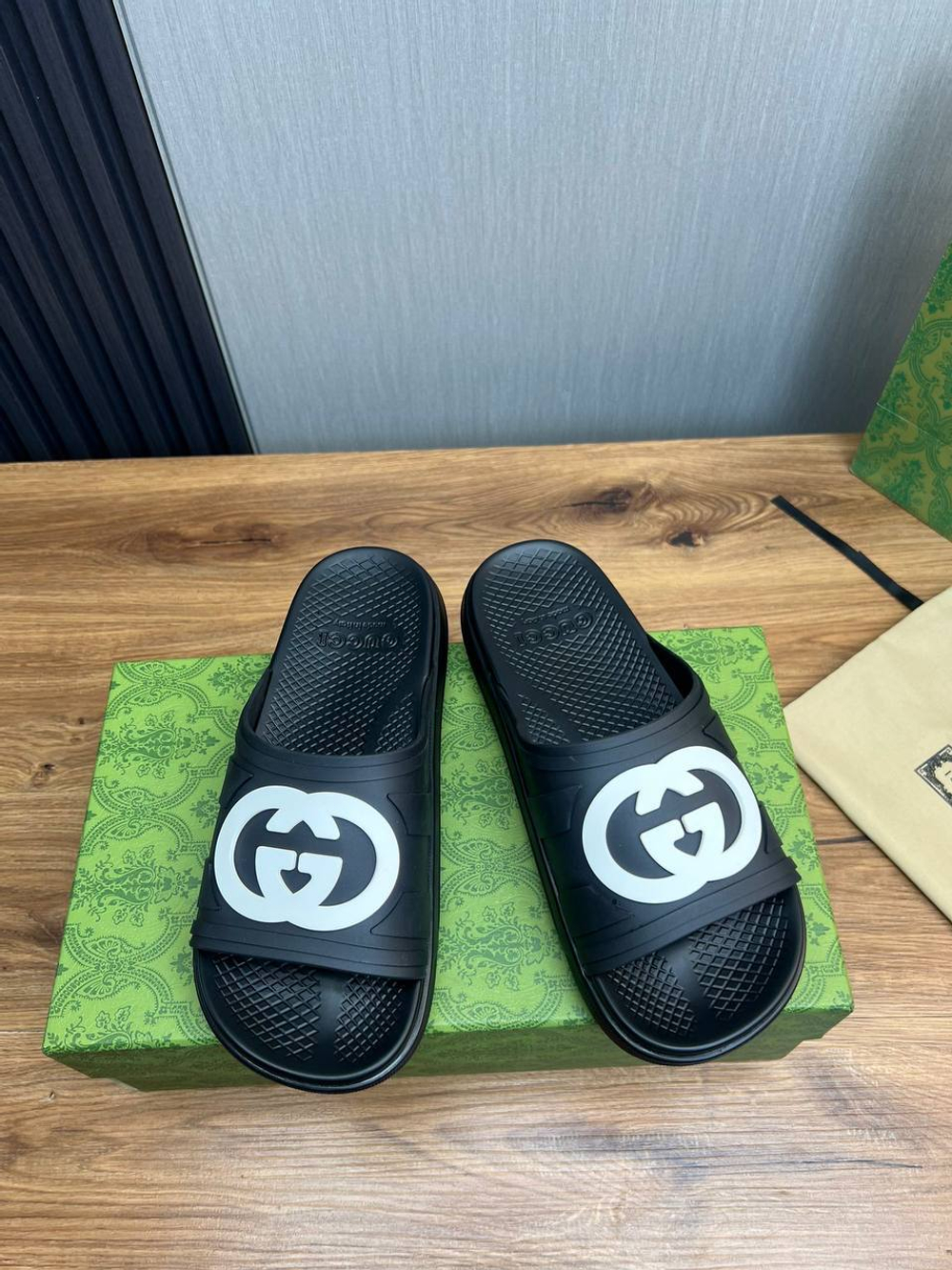 Шлёпанцы Gucci