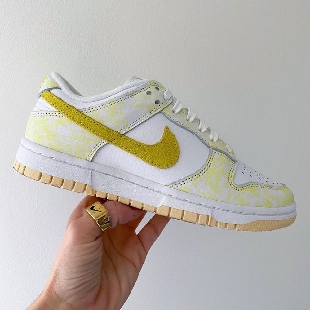 Nike Dunk Low 'Yellow Strike'