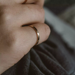 кольцо с бриллиантом