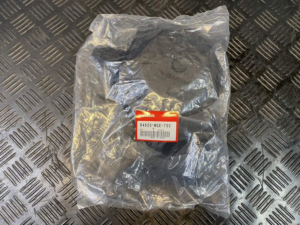 Пластик двигателя Honda VFR1200 64600-MGE-700 053455