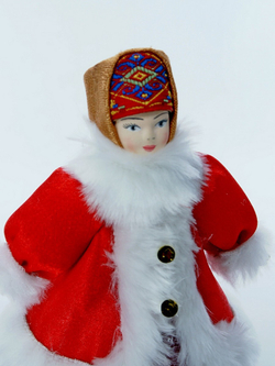 Кукла коллекционная Крестьянка в полушубке