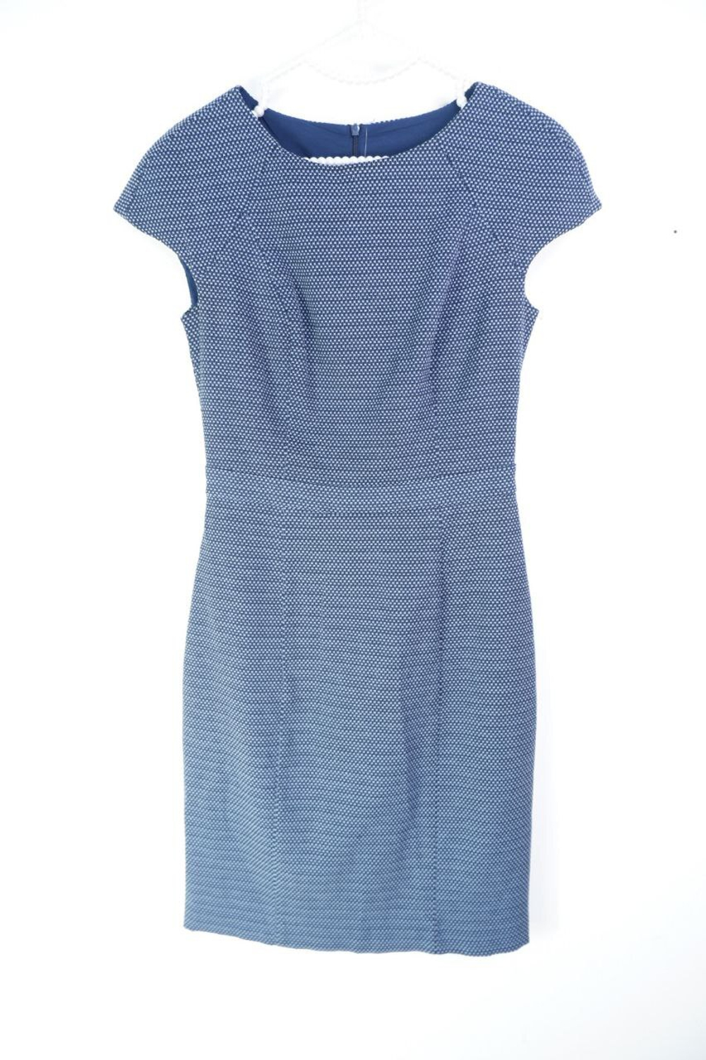 Платье в деловом стиле 40-42 размер