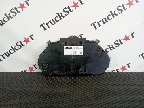 Панель приборов