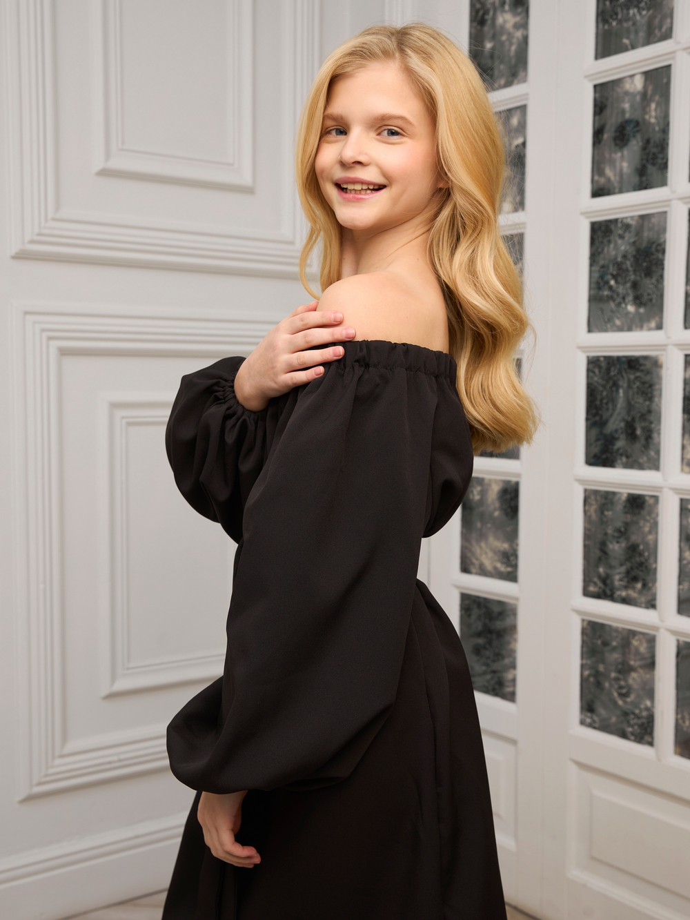Платье нарядное для девочки чёрное