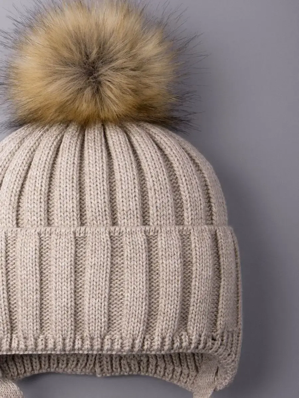 Шапка детская зимняя вязаная с помпоном