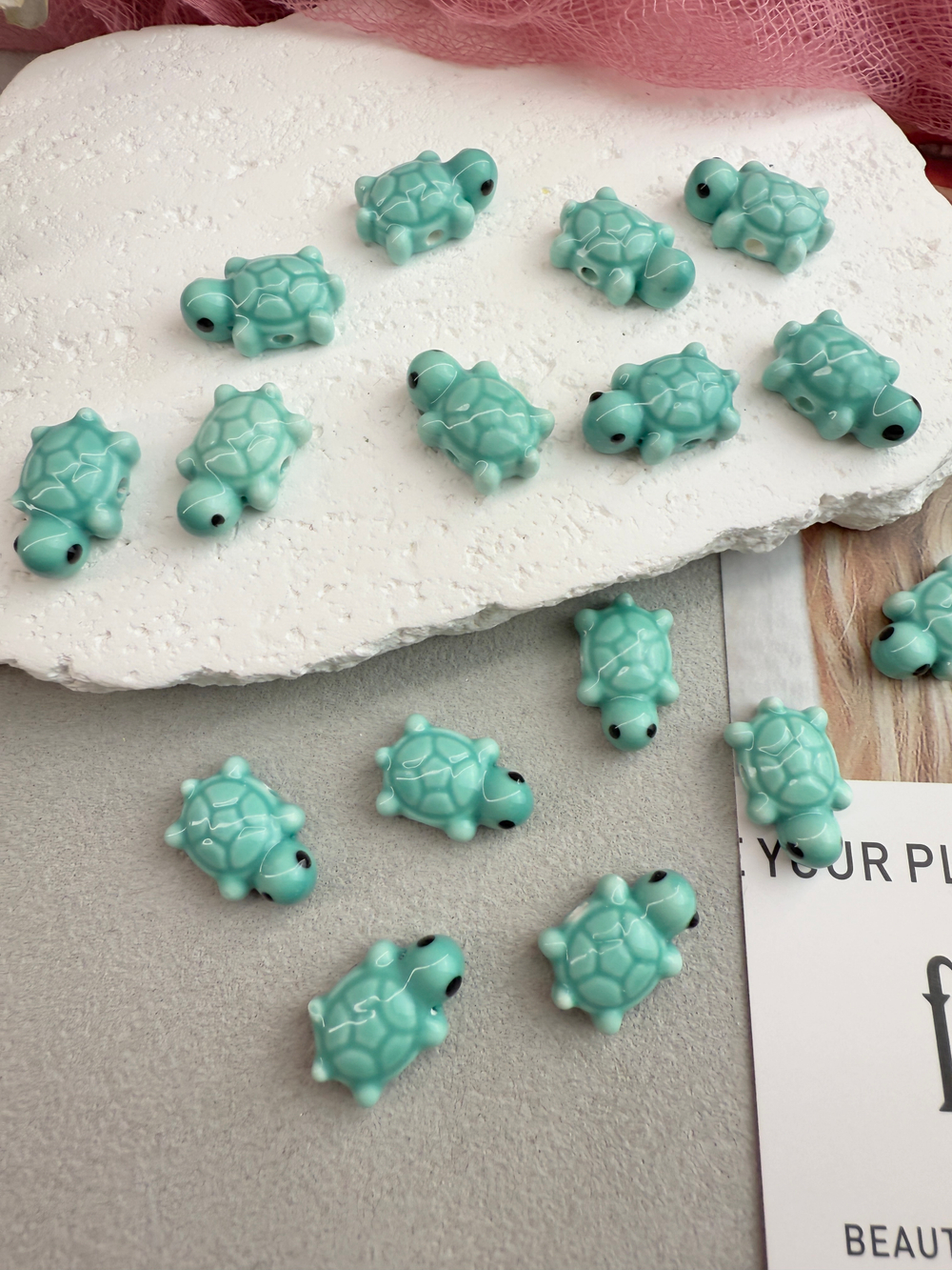 Керамические бусины "Черепашка", мятный 12*19 мм, 5 штук