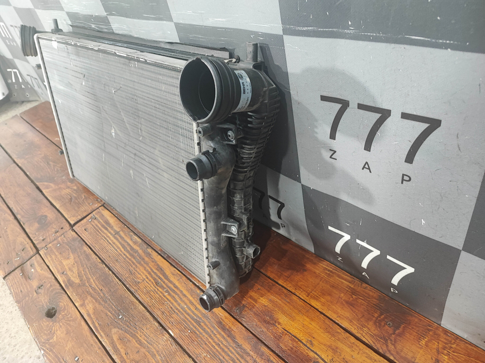 Кассета радиаторов Jetta 5 / Tiguan / Passat B6  Б/У Оригинал 8ML376723541