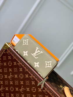 Louis Vuitton Clemence Wallet