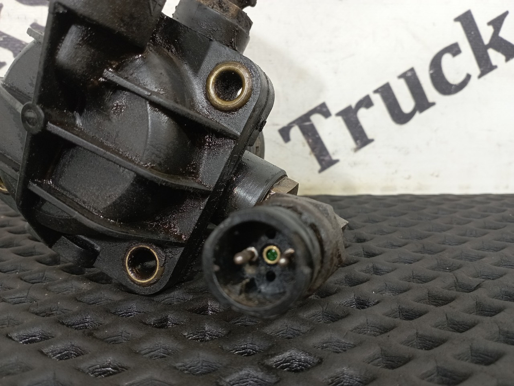 Клапан ускорительный