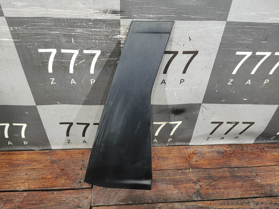 Накладка двери задней правой Kia Carnival 4 (KA4) 20-нв Б/У Оригинал 83280R0000