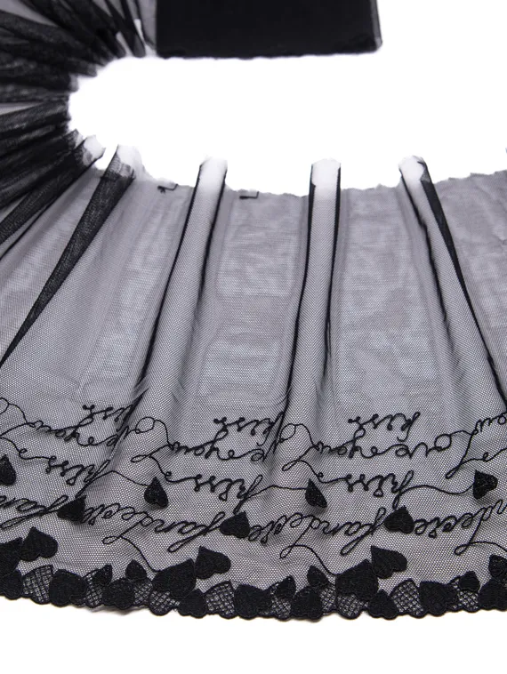 05-90/25 Вышивка на неэл. сетке 25 см, love is, черный (левая)