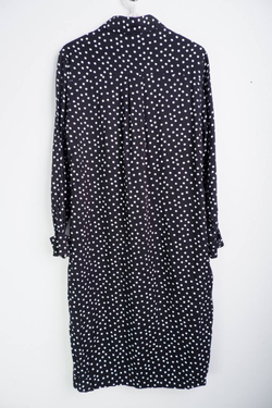Платье практичное в горошек, маркировка XS, визуально 42 размер