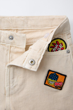 ZARA ШОРТЫ-БЕРМУДЫ ИЗ ТВИЛА С НАШИВКАМИ, ЭКРЮ