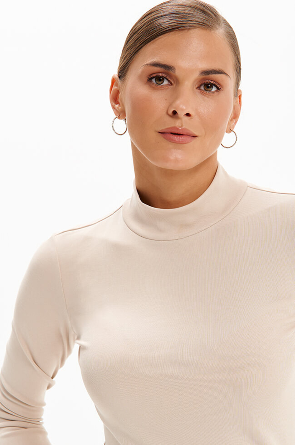 23340 Водолазка женская (молочный)