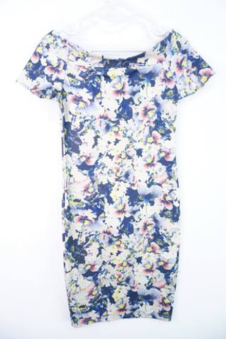 Платье Kakao тонко намекающее о лете, маркировка S, визуально на 44 размер