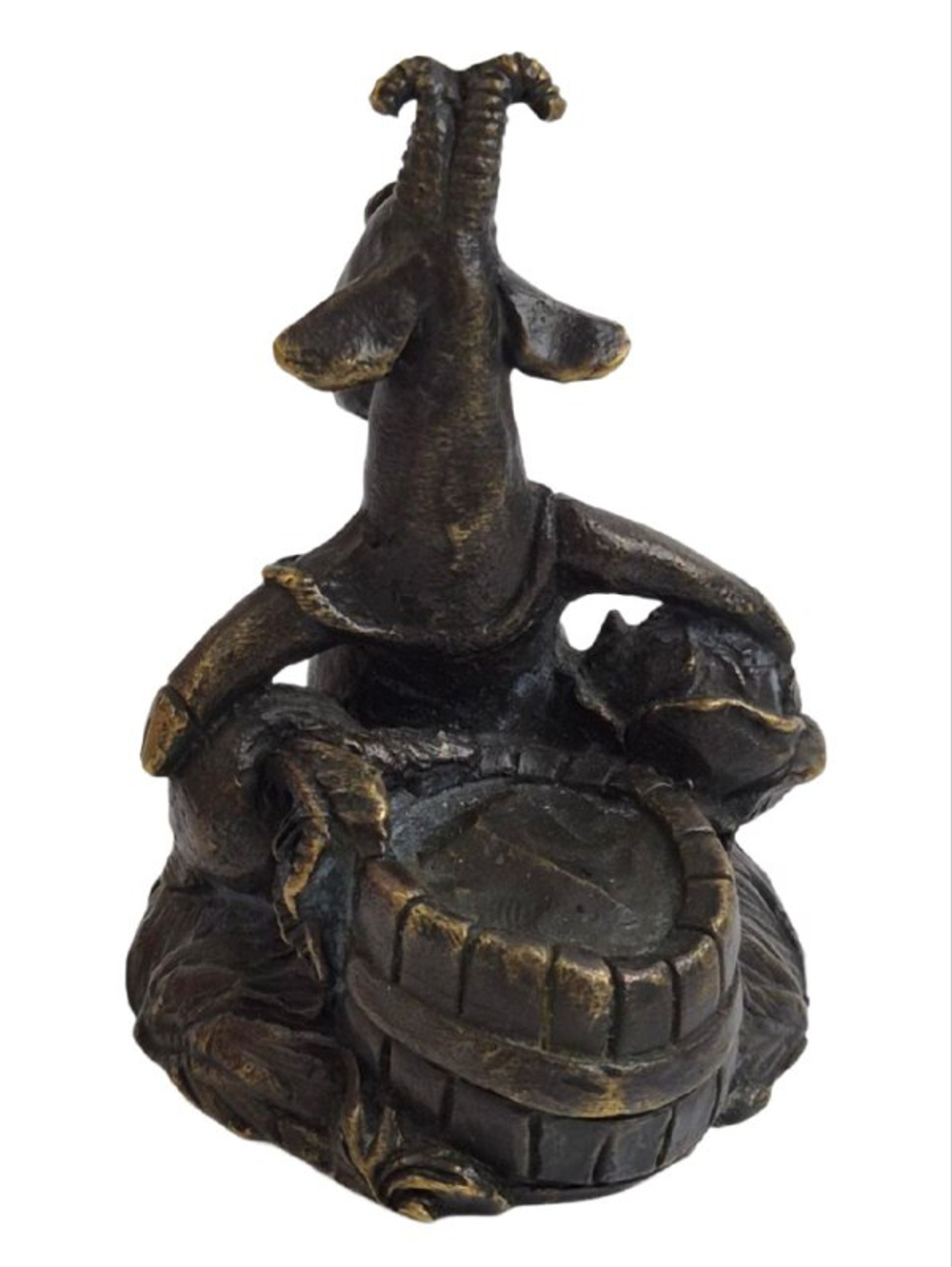 Статуэтка (миниатюра) "Коза в юбке"