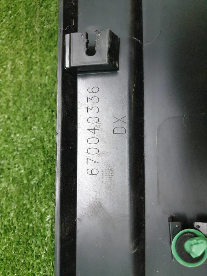 Накладка порога правая Maserati Levante (2016-2020)