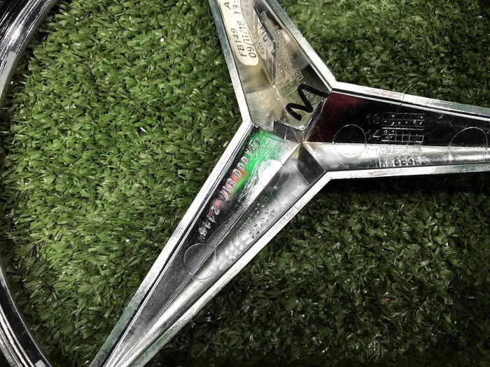 Накладка решетки радиатора Mercedes GLE c292 (2015-2019)