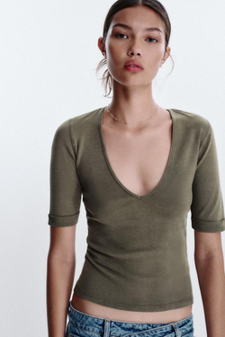 ZARA ХЛОПКОВАЯ ФУТБОЛКА С ЭФФЕКТОМ ПОТЕРТОСТИ, ТЕМНЫЙ СЕРО-КОРИЧНЕВЫЙ