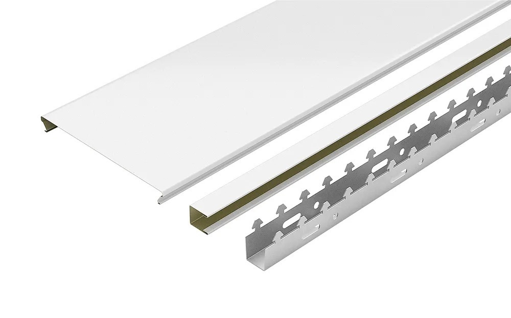 Рейка для подвесного потолка S-дизайн Cesal жемчужно-белый с хром полосой B19 100х3000 мм.