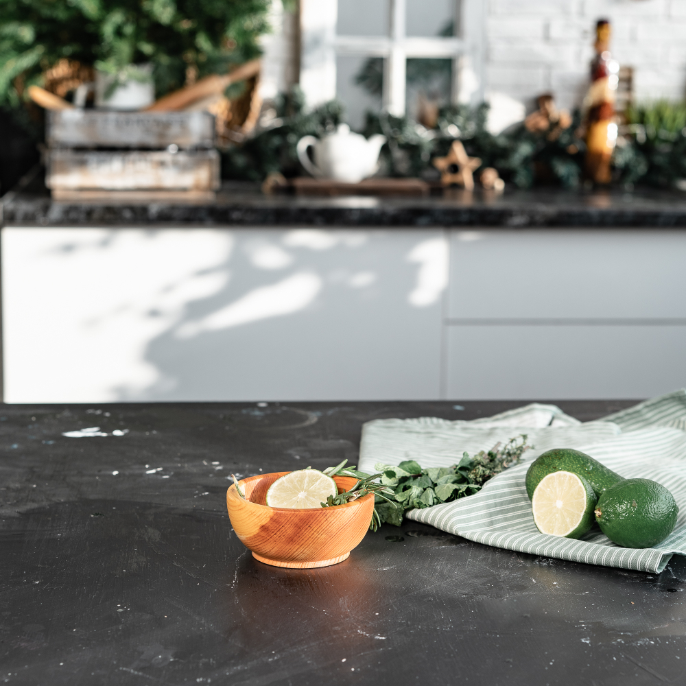 Маленькая деревянная чаша Art of Siberia из сибирского кедра. T38