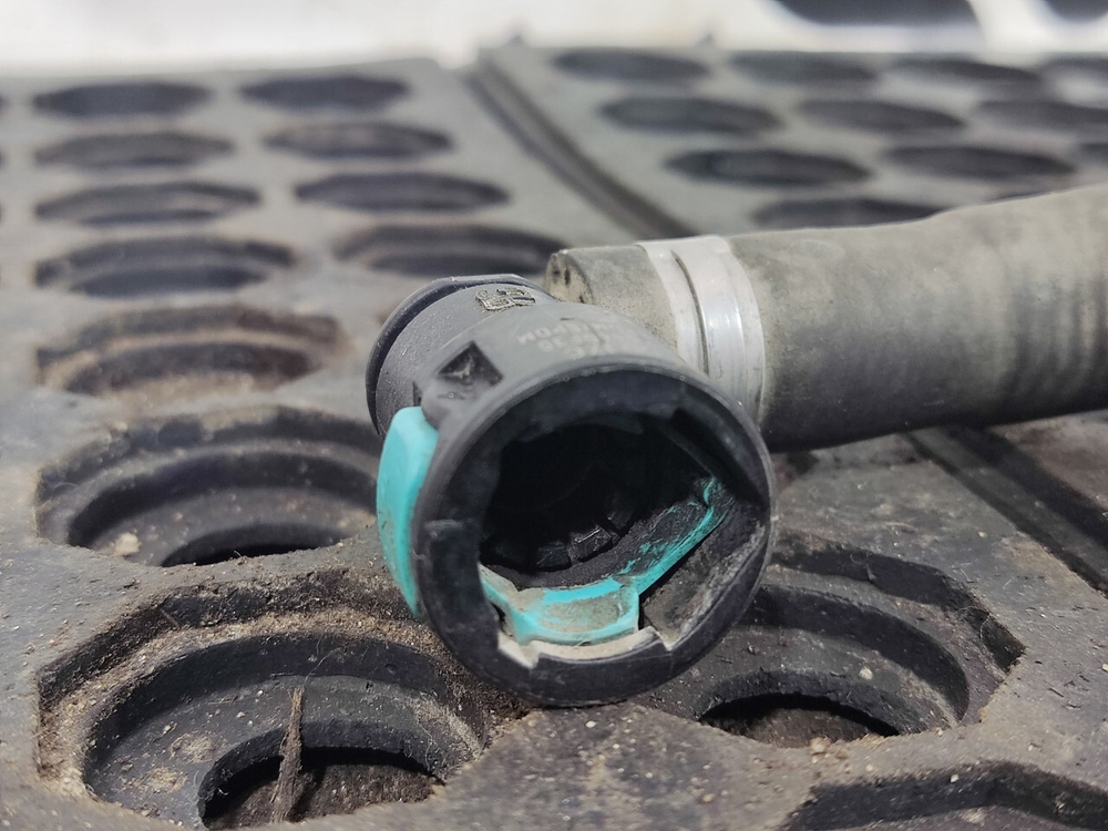 Трубка системы охлаждения 2020г