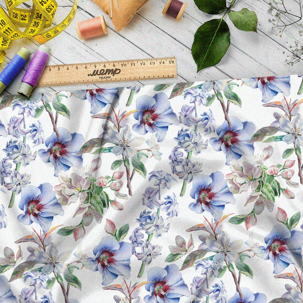 Ткань атлас лён и колокольчики на бежевом фоне