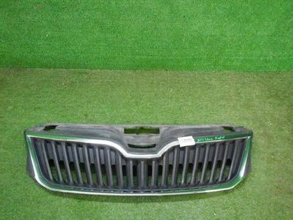 Решетка радиатора Skoda Rapid (2012-2020)