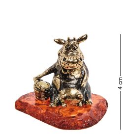 Народные промыслы AM-3100 Фигурка «Корова с мороженным» (латунь, янтарь)