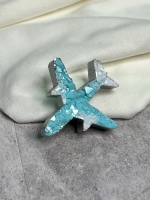 Брошь самолетик из эпоксидной смолы