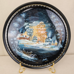 Сувенирная тарелка "Русская деревня" с росписью (лаковая миниатюрная  живопись)
