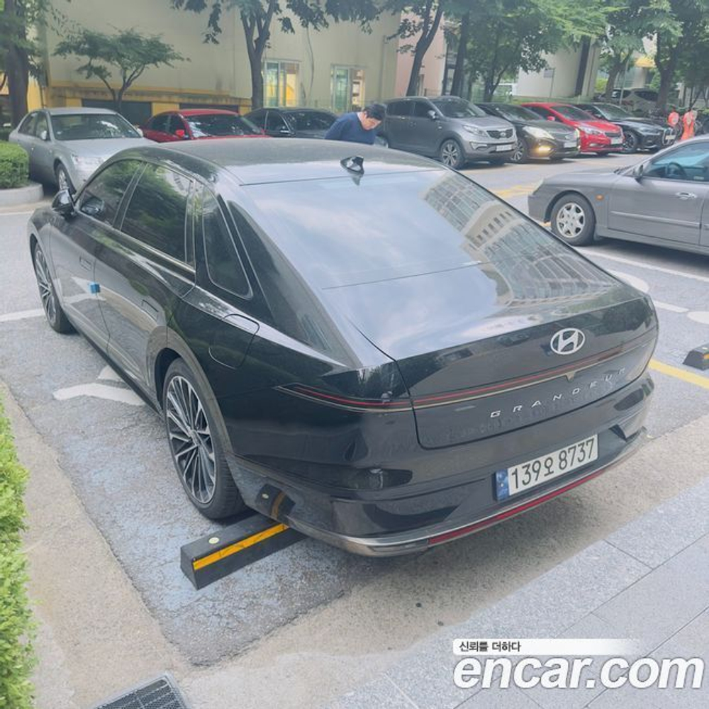 Hyundai Grandeur (Azera) (GN7) 2.5 Бензин 2WD (04.2023)