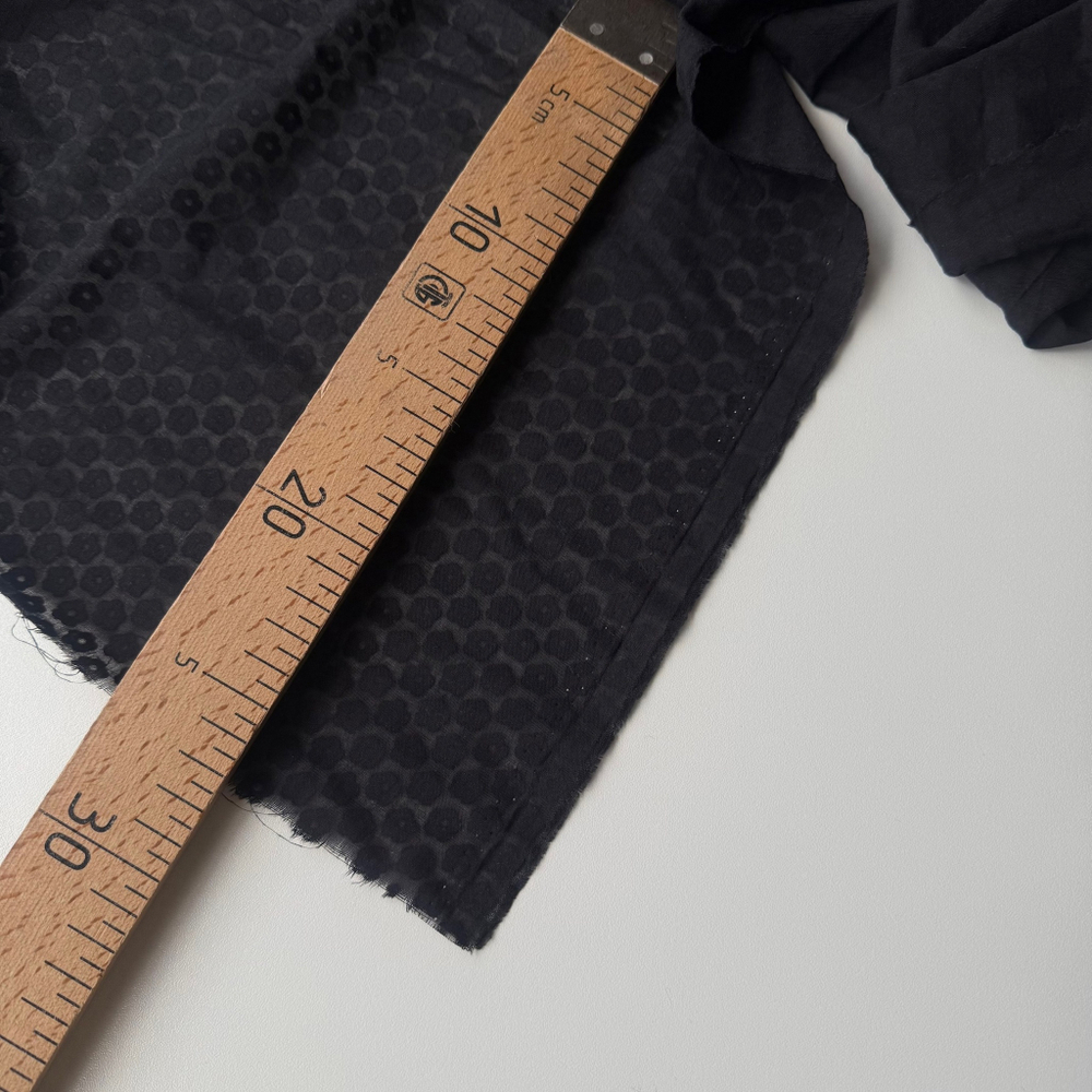 Батист черные Ромашки