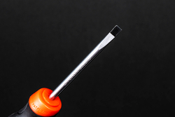 Отвертка шлицевая SL5х75 CS-30.4.3