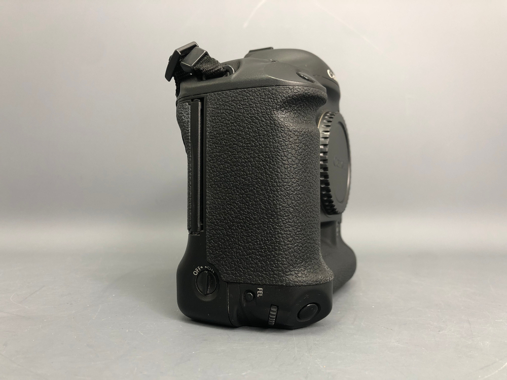 Canon EOS-1D Mark II
