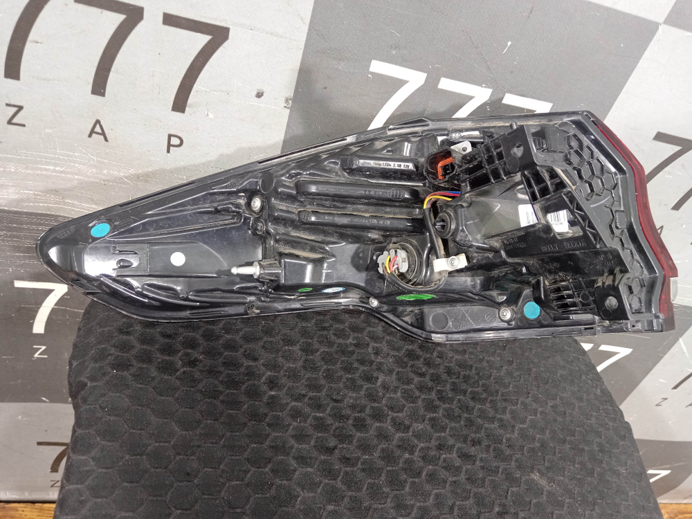 Фонарь зaдний пpавый Geely Atlas Pro 21-нв Б/У Оригинал 7057524000