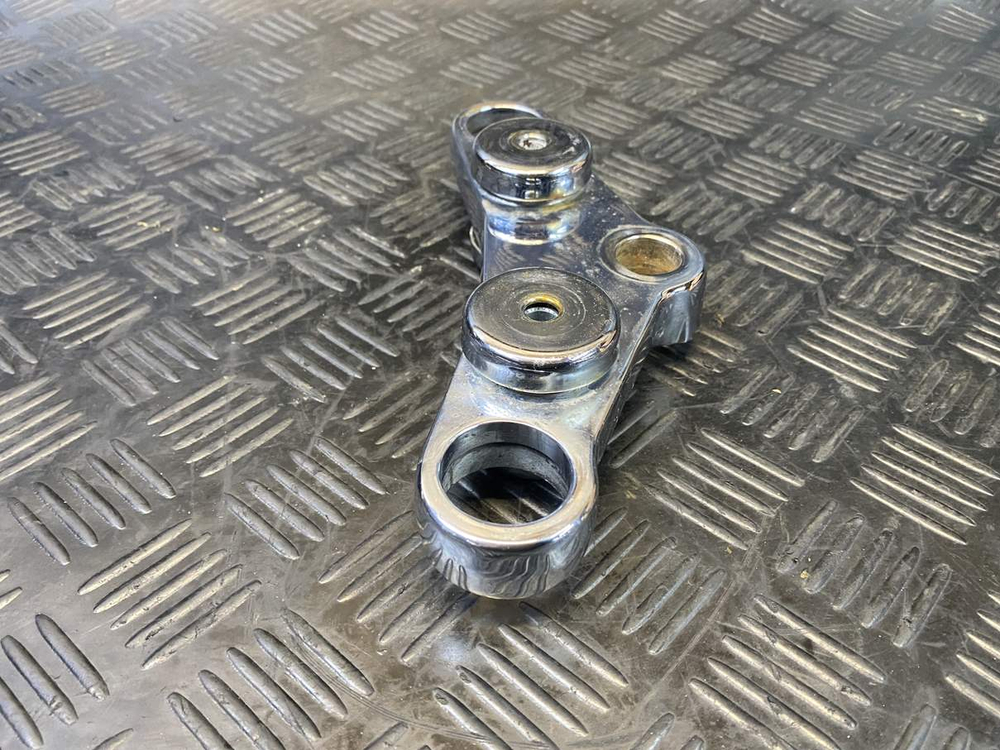 Траверса верхняя Suzuki Intruder VS750 VR51A