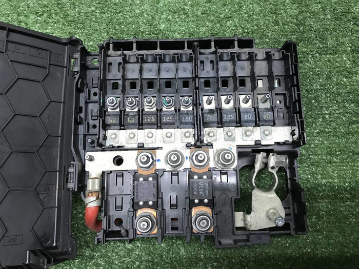 Блок предохранителей LR Discovery Sport (19-нв)