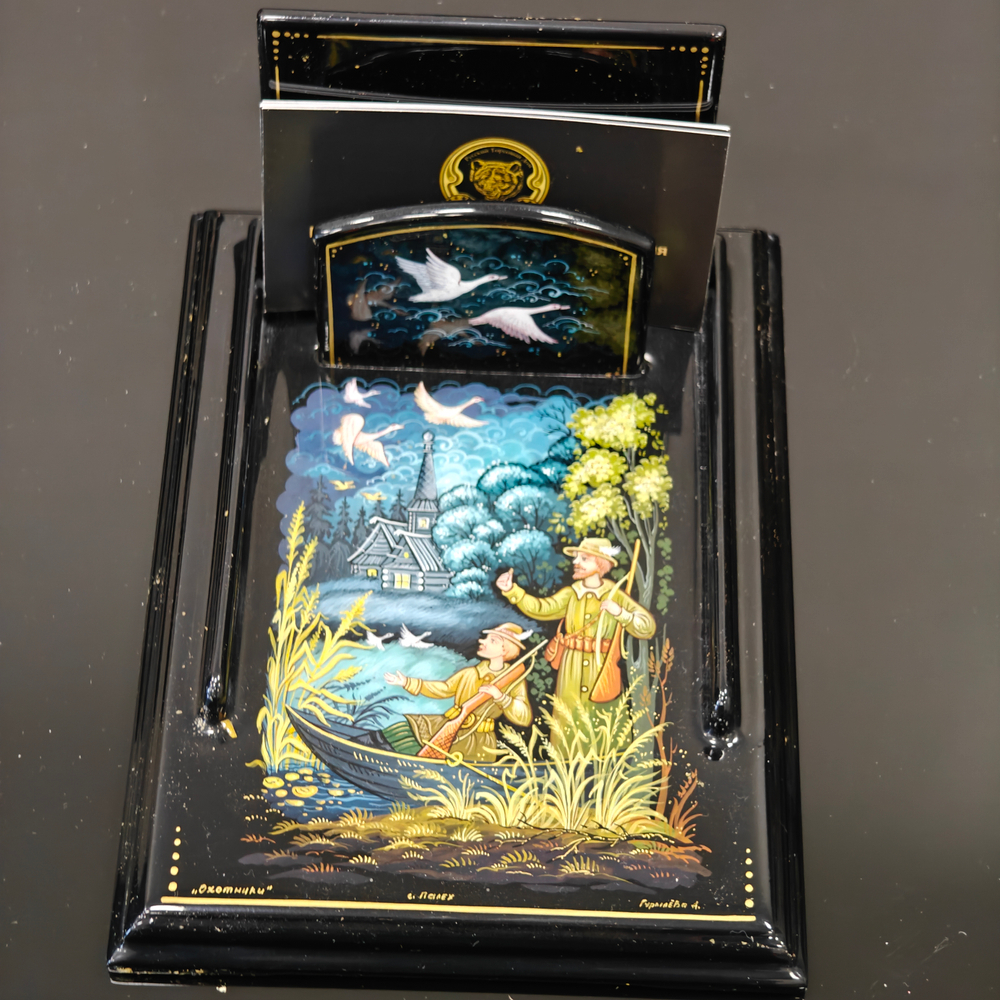 Подставка для блока для записей ручной росписью Палех "Охотники"