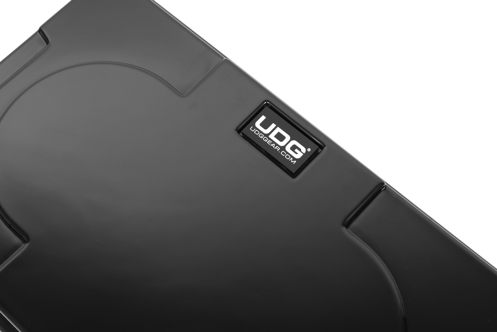 Крышка UDG Ultimate NI Traktor Kontrol S4 MK3 Equipment Cover