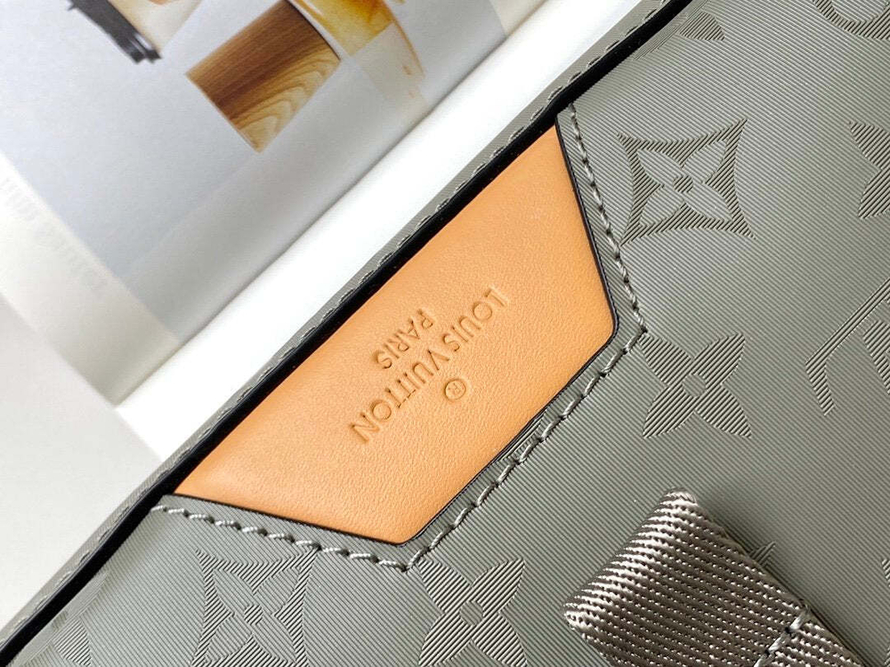 Louis Vuitton Messenger PM