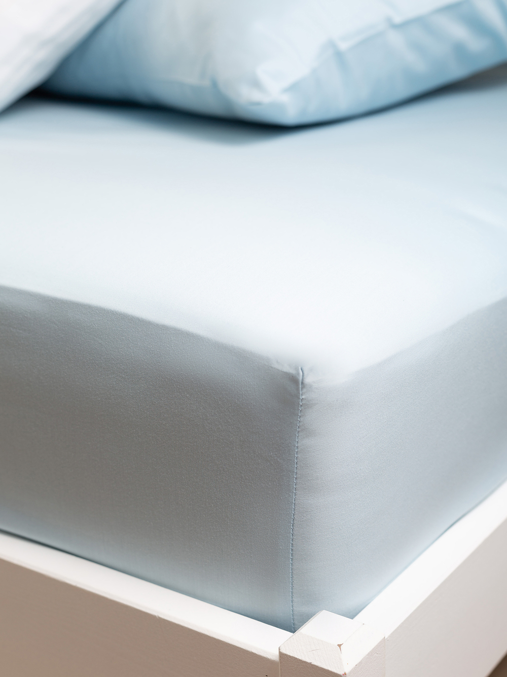 Постельное белье простынь натяжная 160 200