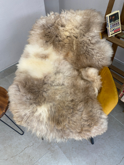 Шкура коврик меховой прикроватный овчина, 100х65 см.