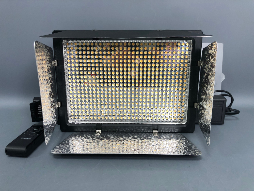 Yongnuo YN-600L II Осветитель светодиодный Yongnuo YN-600 L II