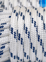 Шнур плетеный яхтенный SailMaster Classic 12,0 мм, 3000 кгс, 30м, белый/синяя прядь, моток