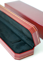 Удлинённый футляр «СЕРДЦЕЕДКА» для браслета и цепочки