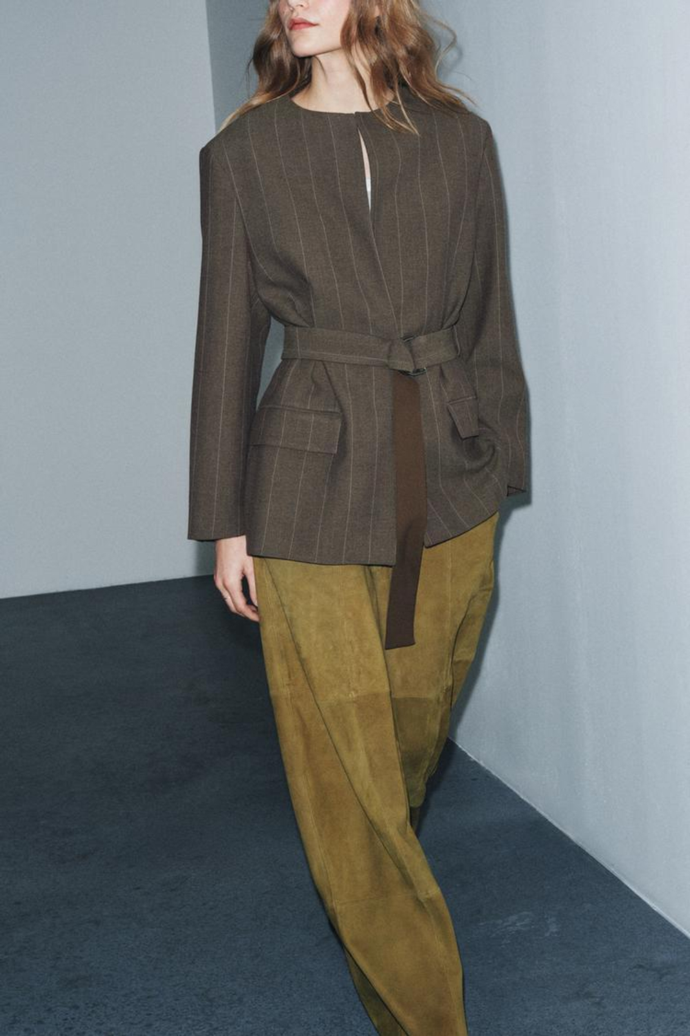 ZARA БЛЕЙЗЕР В ПОЛОСКУ С ПОЯСОМ — ZW COLLECTION, ХАКИ