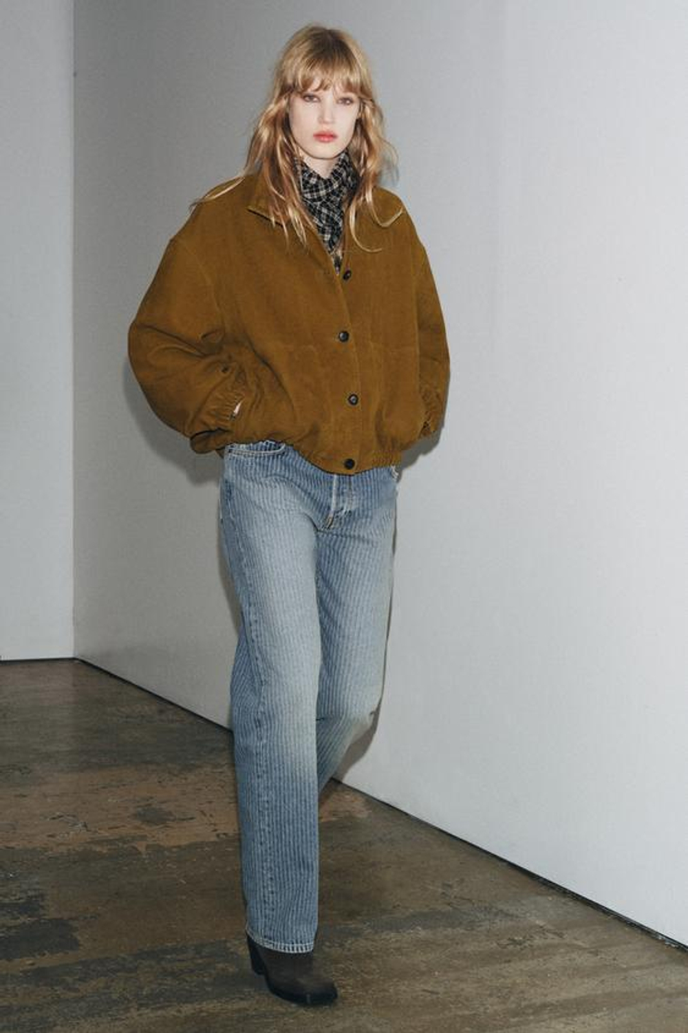 ZARA ДЖИНСЫ ZW COLLECTION ПРЯМОГО КРОЯ СО СРЕДНЕЙ ПОСАДКОЙ И ПОЛОСКАМИ, СИНИЙ