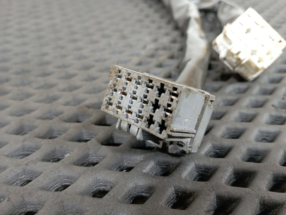 Проводка двери левой 2020г